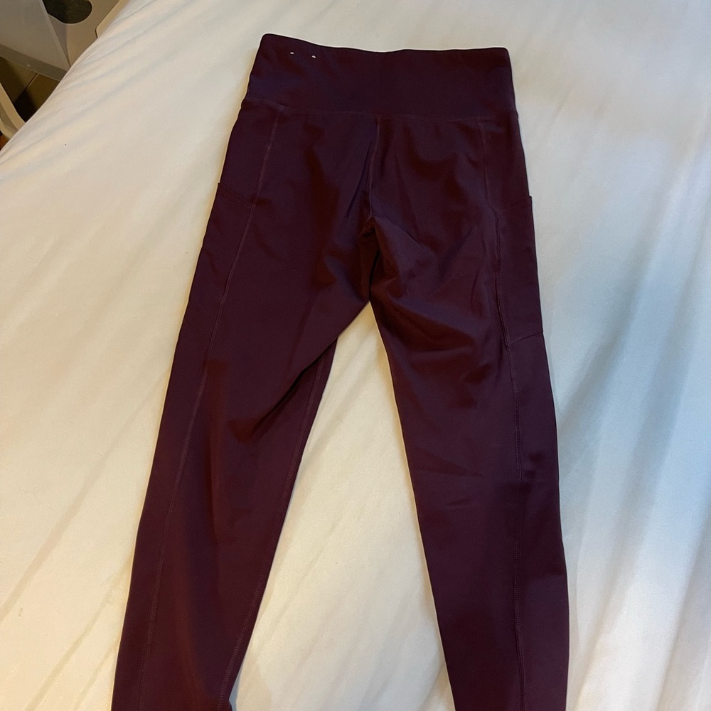 American Eagle “The Everything Pocket Legging” Size Large, Maroon color